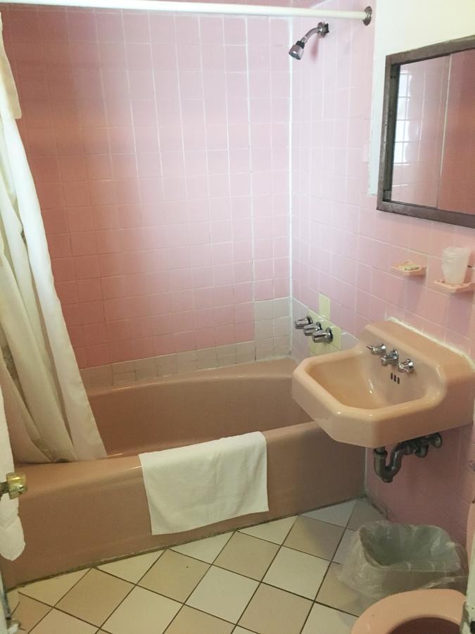 Village Motel Ellenville Εξωτερικό φωτογραφία