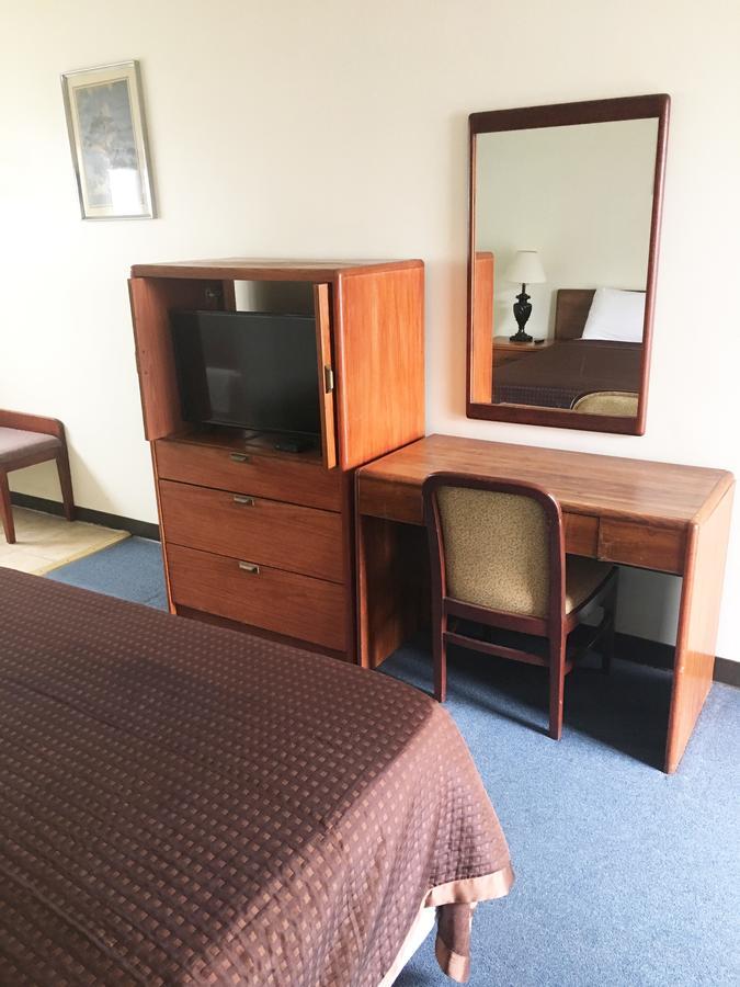 Village Motel Ellenville Εξωτερικό φωτογραφία